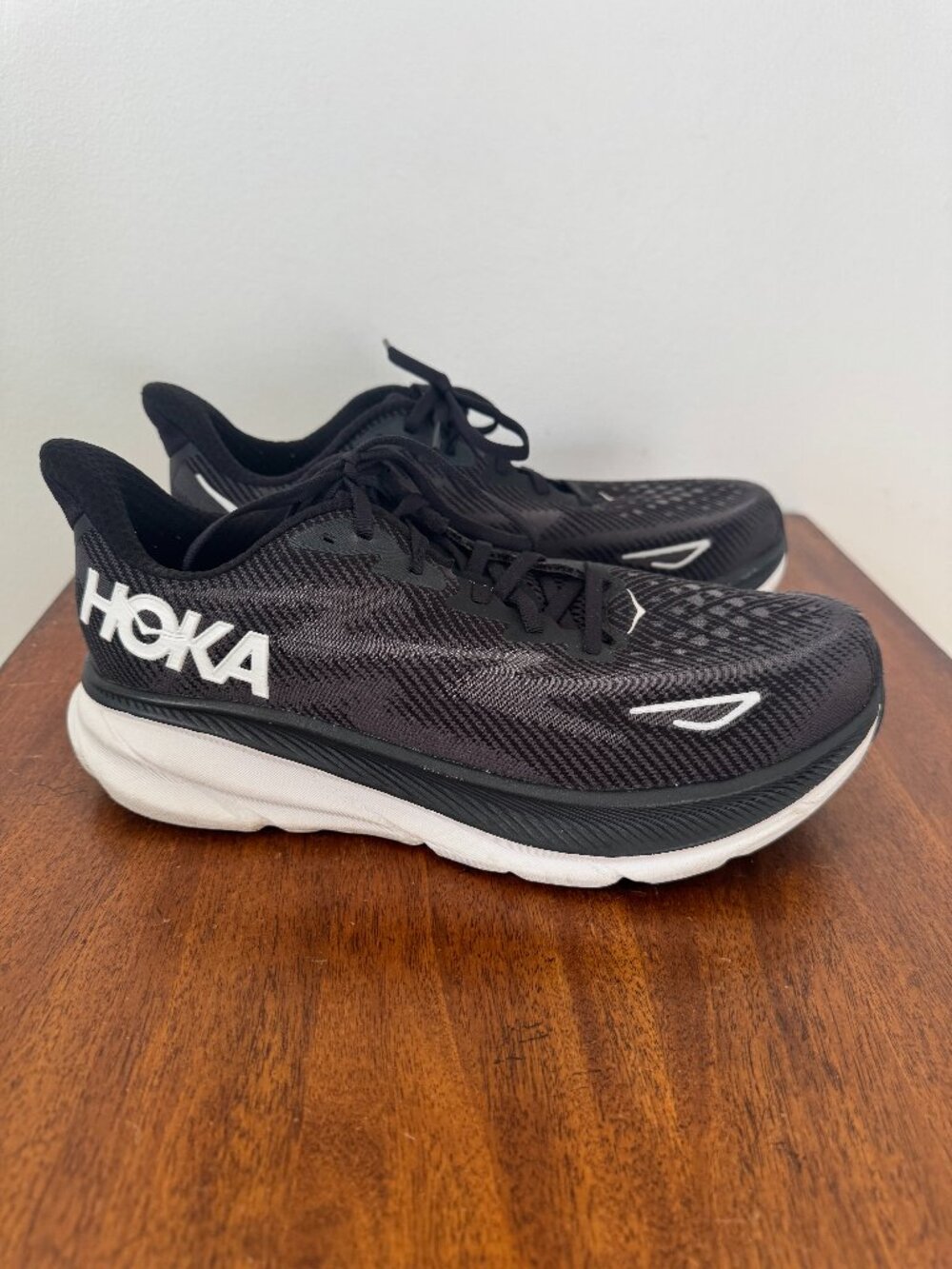 Hoka Clifton 9 Black Men's 9.5 Wide